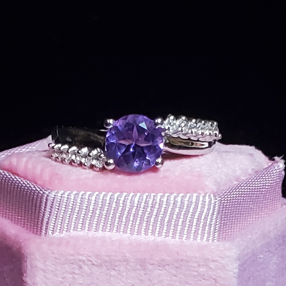 New Sterling Silver Amethyst Solitaire Ring